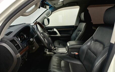 Toyota Land Cruiser 200, 2017 год, 6 999 000 рублей, 21 фотография