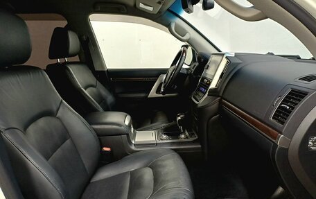 Toyota Land Cruiser 200, 2017 год, 6 999 000 рублей, 22 фотография