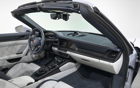 Porsche 911, 2025 год, 25 000 000 рублей, 14 фотография