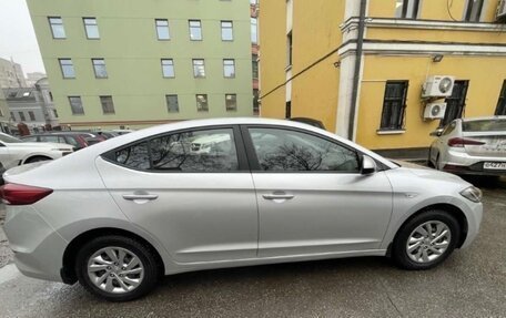 Hyundai Elantra VI рестайлинг, 2016 год, 1 500 000 рублей, 4 фотография
