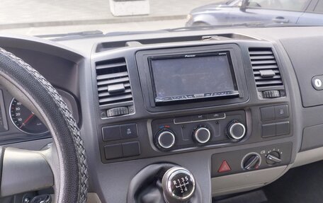 Volkswagen Transporter T5 рестайлинг, 2013 год, 1 650 000 рублей, 7 фотография