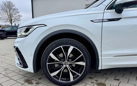 Volkswagen Tiguan, 2023 год, 3 633 999 рублей, 8 фотография