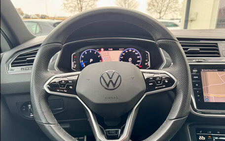 Volkswagen Tiguan, 2023 год, 3 633 999 рублей, 13 фотография