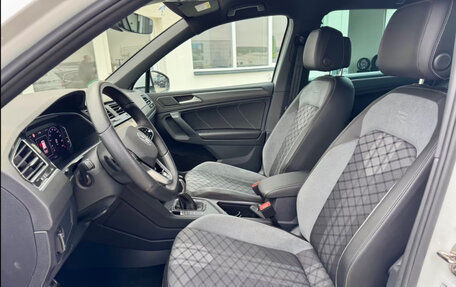 Volkswagen Tiguan, 2023 год, 3 633 999 рублей, 16 фотография