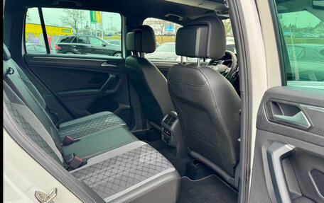 Volkswagen Tiguan, 2023 год, 3 633 999 рублей, 26 фотография