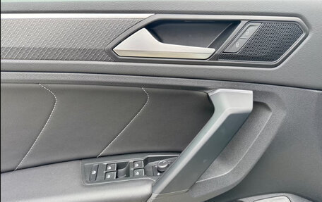 Volkswagen Tiguan, 2023 год, 3 633 999 рублей, 33 фотография