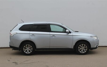 Mitsubishi Outlander III рестайлинг 3, 2013 год, 1 060 000 рублей, 4 фотография