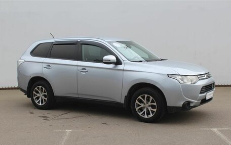 Mitsubishi Outlander III рестайлинг 3, 2013 год, 1 060 000 рублей, 3 фотография