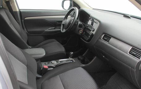 Mitsubishi Outlander III рестайлинг 3, 2013 год, 1 060 000 рублей, 14 фотография