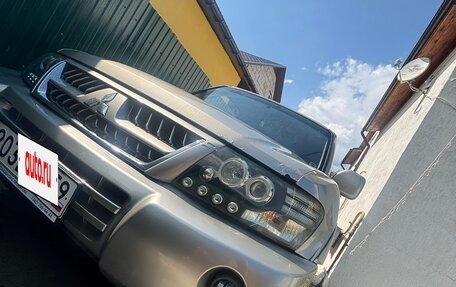 Mitsubishi Pajero III рестайлинг, 2002 год, 500 000 рублей, 23 фотография