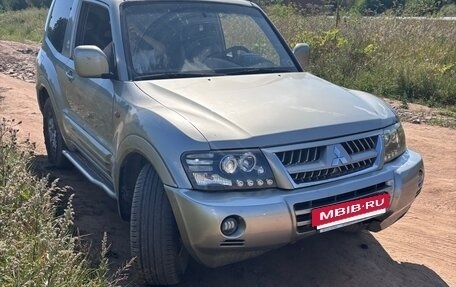 Mitsubishi Pajero III рестайлинг, 2002 год, 500 000 рублей, 28 фотография