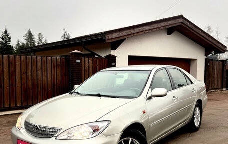 Toyota Camry V40, 2004 год, 560 000 рублей, 1 фотография