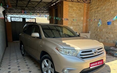 Toyota Highlander III, 2011 год, 1 650 000 рублей, 1 фотография