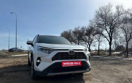 Toyota RAV4, 2022 год, 2 630 000 рублей, 1 фотография
