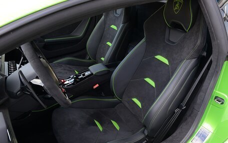 Lamborghini Huracán, 2023 год, 26 800 000 рублей, 13 фотография