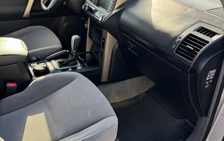 Toyota Land Cruiser Prado 150 рестайлинг 2, 2011 год, 2 250 000 рублей, 14 фотография