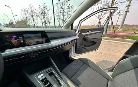 Volkswagen Golf VIII, 2023 год, 1 794 004 рублей, 26 фотография