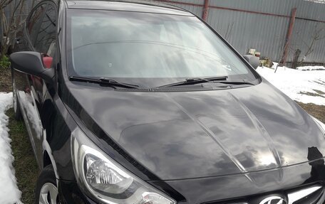 Hyundai Solaris II рестайлинг, 2014 год, 800 000 рублей, 3 фотография