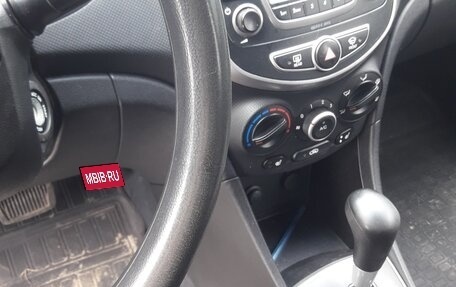 Hyundai Solaris II рестайлинг, 2014 год, 800 000 рублей, 4 фотография