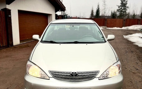 Toyota Camry V40, 2004 год, 560 000 рублей, 2 фотография
