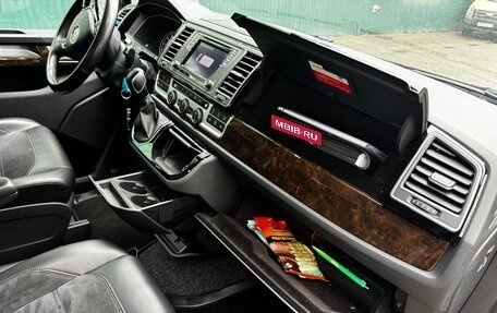 Volkswagen Multivan T6 рестайлинг, 2019 год, 4 650 000 рублей, 10 фотография