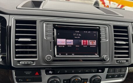 Volkswagen Multivan T6 рестайлинг, 2019 год, 4 650 000 рублей, 23 фотография