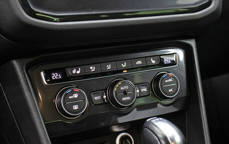 Volkswagen Tiguan II, 2017 год, 2 649 000 рублей, 18 фотография