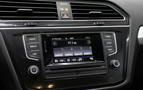 Volkswagen Tiguan II, 2017 год, 2 649 000 рублей, 19 фотография