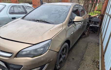 Opel Astra J, 2013 год, 550 000 рублей, 2 фотография