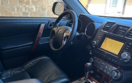 Toyota Highlander III, 2011 год, 1 650 000 рублей, 9 фотография