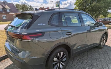Volkswagen Tiguan, 2024 год, 5 627 007 рублей, 12 фотография