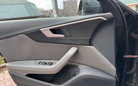 Audi A4, 2019 год, 2 000 000 рублей, 18 фотография