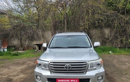 Toyota Land Cruiser 200, 2013 год, 3 300 000 рублей, 2 фотография