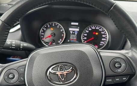 Toyota RAV4, 2022 год, 2 630 000 рублей, 5 фотография