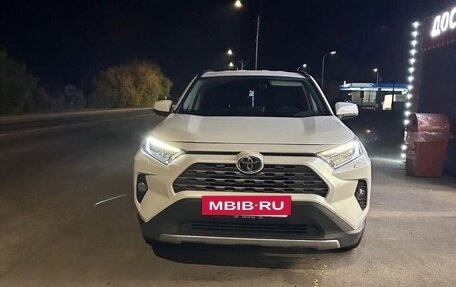 Toyota RAV4, 2022 год, 2 630 000 рублей, 6 фотография