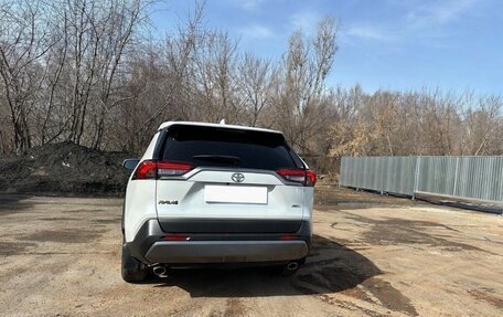 Toyota RAV4, 2022 год, 2 630 000 рублей, 8 фотография