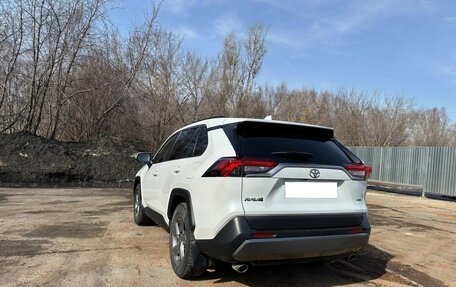 Toyota RAV4, 2022 год, 2 630 000 рублей, 9 фотография