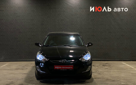 Hyundai Solaris II рестайлинг, 2013 год, 890 000 рублей, 2 фотография