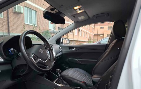 Hyundai Solaris II рестайлинг, 2019 год, 1 550 000 рублей, 4 фотография