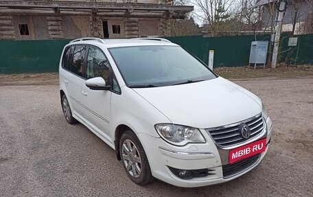 Volkswagen Touran III, 2009 год, 480 000 рублей, 1 фотография