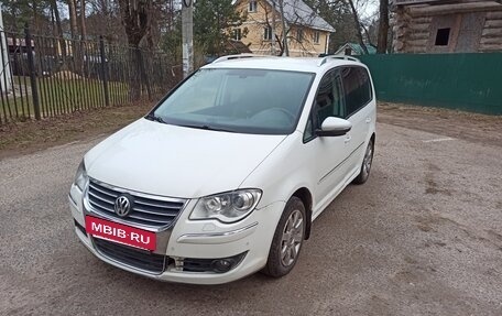 Volkswagen Touran III, 2009 год, 480 000 рублей, 2 фотография