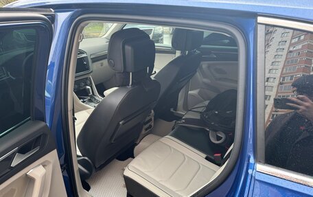 Volkswagen Tiguan II, 2018 год, 2 950 000 рублей, 12 фотография