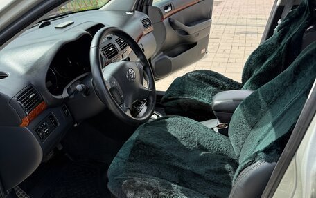 Toyota Avensis III рестайлинг, 2004 год, 680 000 рублей, 10 фотография