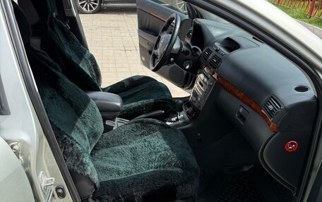 Toyota Avensis III рестайлинг, 2004 год, 680 000 рублей, 8 фотография