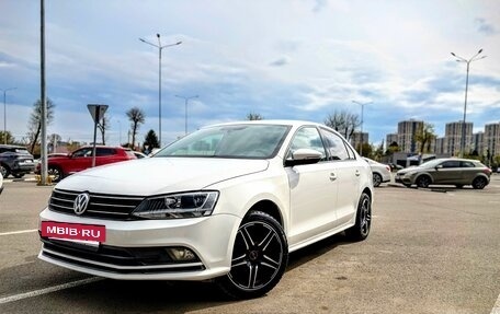 Volkswagen Jetta VI, 2015 год, 1 111 000 рублей, 3 фотография