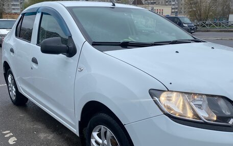 Renault Logan II, 2015 год, 650 000 рублей, 6 фотография