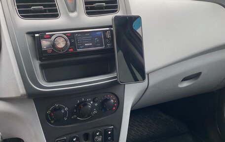 Renault Logan II, 2015 год, 650 000 рублей, 10 фотография