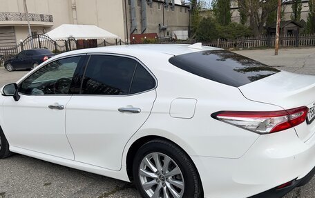 Toyota Camry, 2019 год, 2 350 000 рублей, 2 фотография