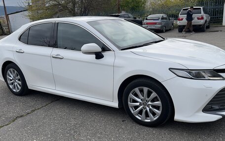 Toyota Camry, 2019 год, 2 350 000 рублей, 4 фотография