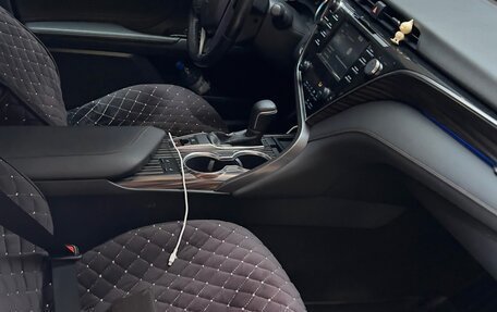 Toyota Camry, 2019 год, 2 350 000 рублей, 10 фотография